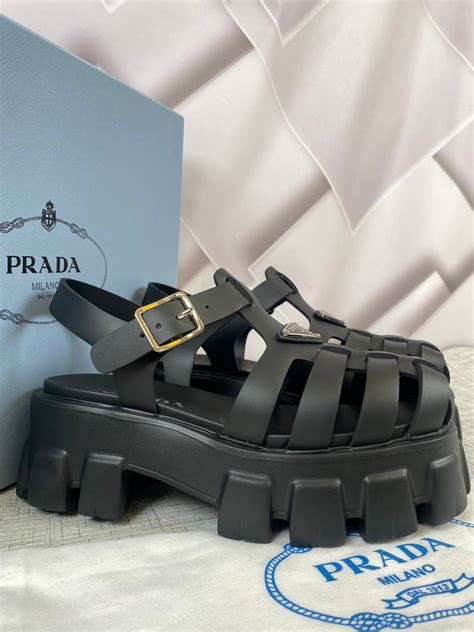 prada sandalet kadın